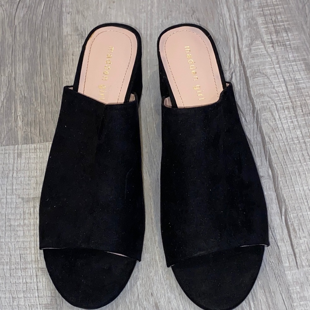 NWOT! Steven Madden - Classic mules - perfect condition! Always a winner 😊